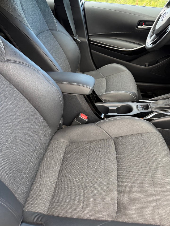 Toyota Corolla 1,8 Hybrid H3 Premium Touring Sports MDS 5d