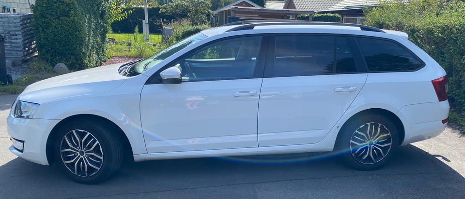 Skoda Octavia 1,6 TDi 105 Active 5d