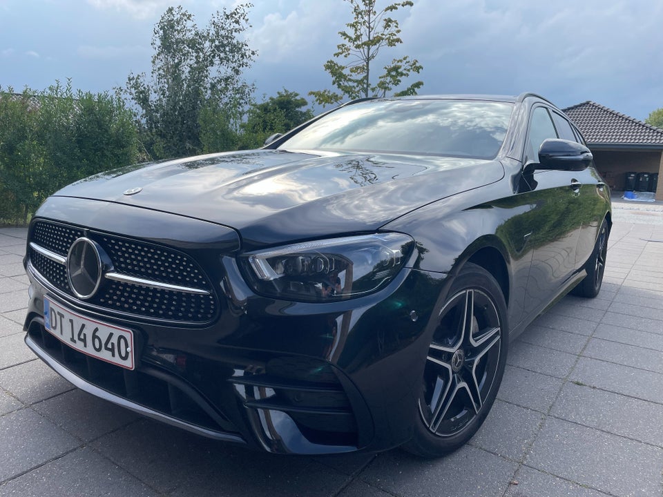 Mercedes E300 de 2,0 AMG Line stc. aut. 5d