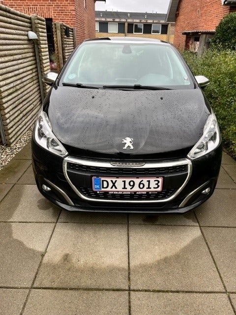 Peugeot 208 1,6 BlueHDi 100 Allure Sky 5d