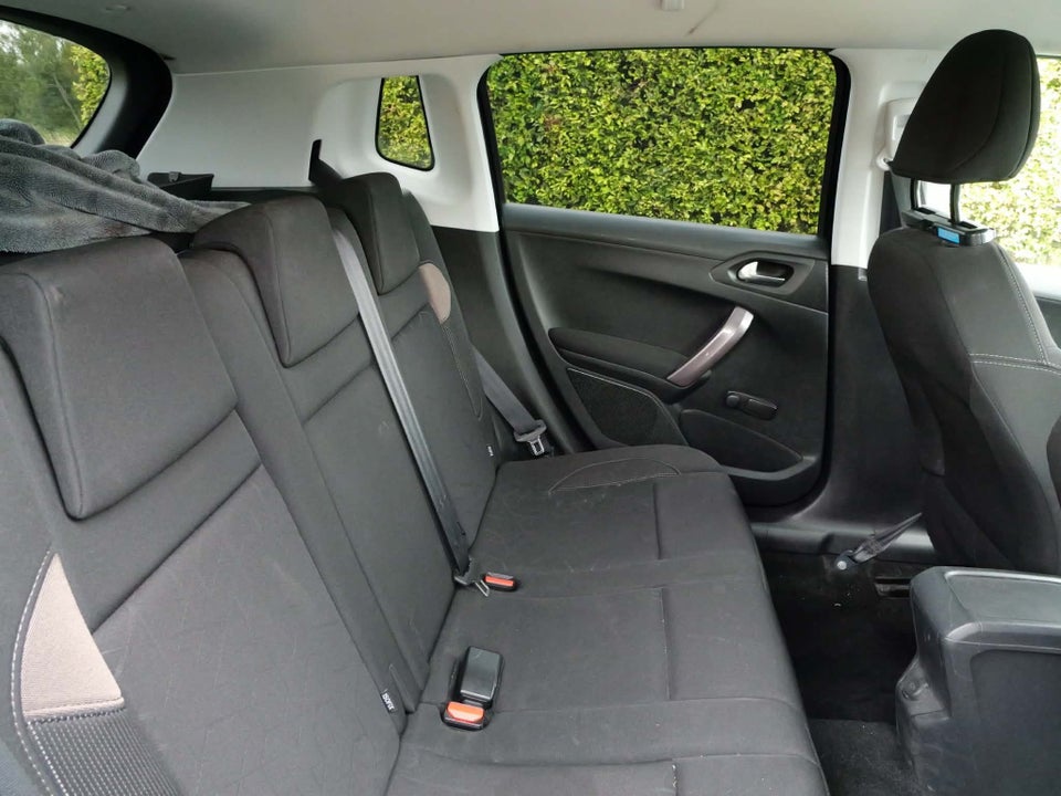 Peugeot 2008 1,2 VTi 82 Active 5d