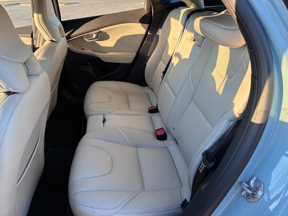 Volvo V40 2,0 D2 120 Business Summum 5d