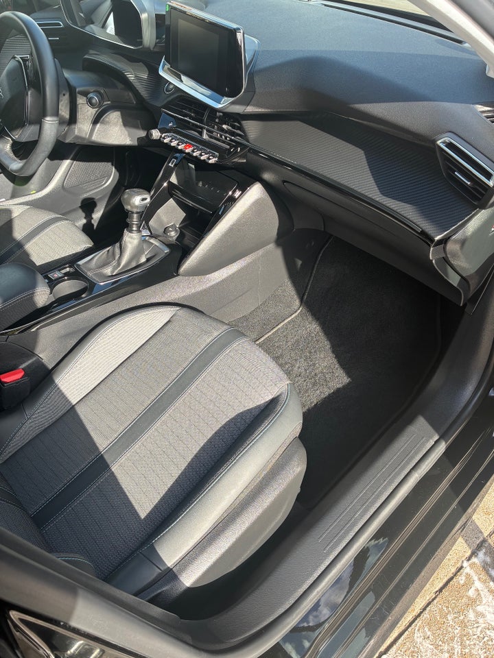 Peugeot 208 1,5 BlueHDi 100 Edition:210+ 5d