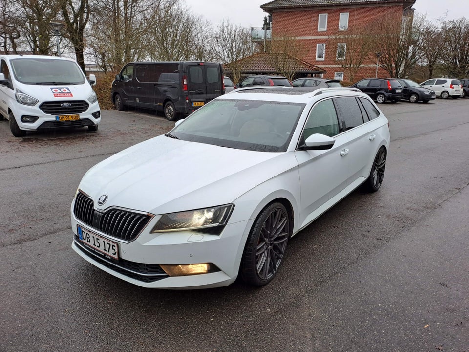 Skoda Superb 2,0 TSi 280 Style Combi DSG 4x4 5d