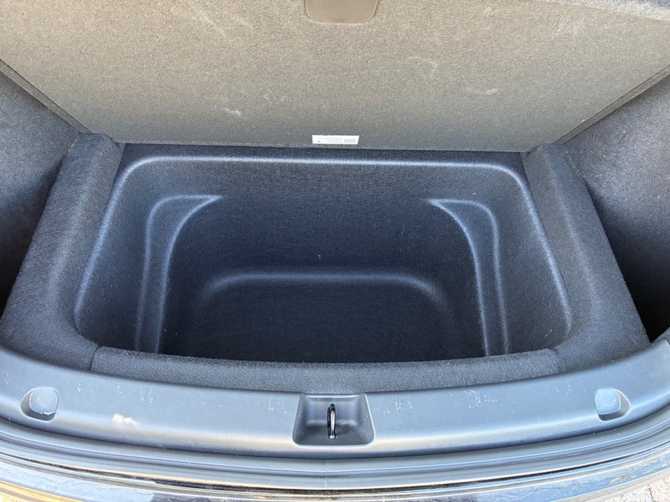 Tesla Model Y RWD 5d