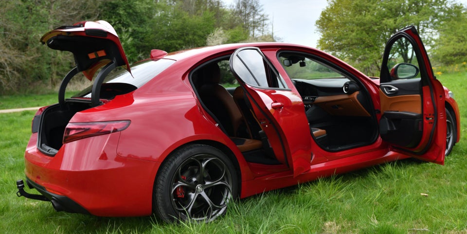 Alfa Romeo Giulia 2,0 T 200 Super aut. 4d