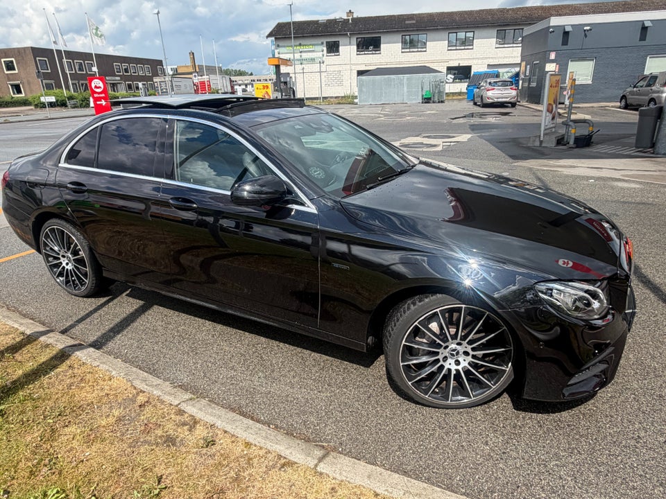 Mercedes E300 de 2,0 AMG Line aut. 4d