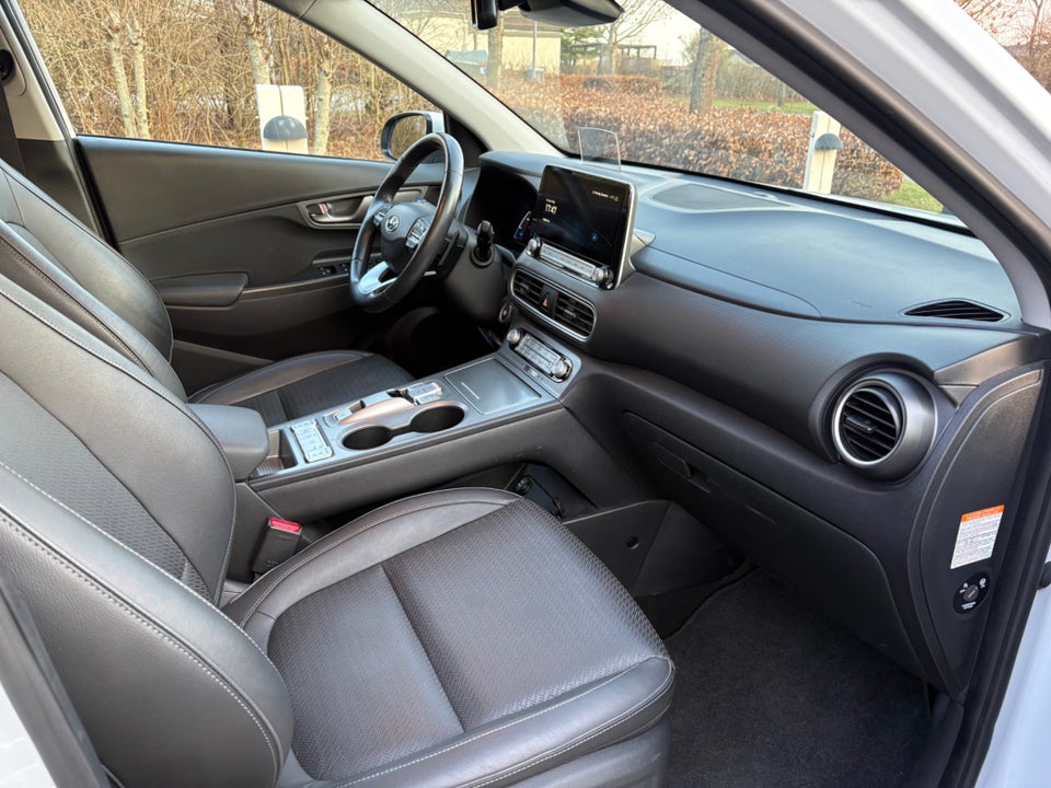 Hyundai Kona 64 EV Ultimate 5d