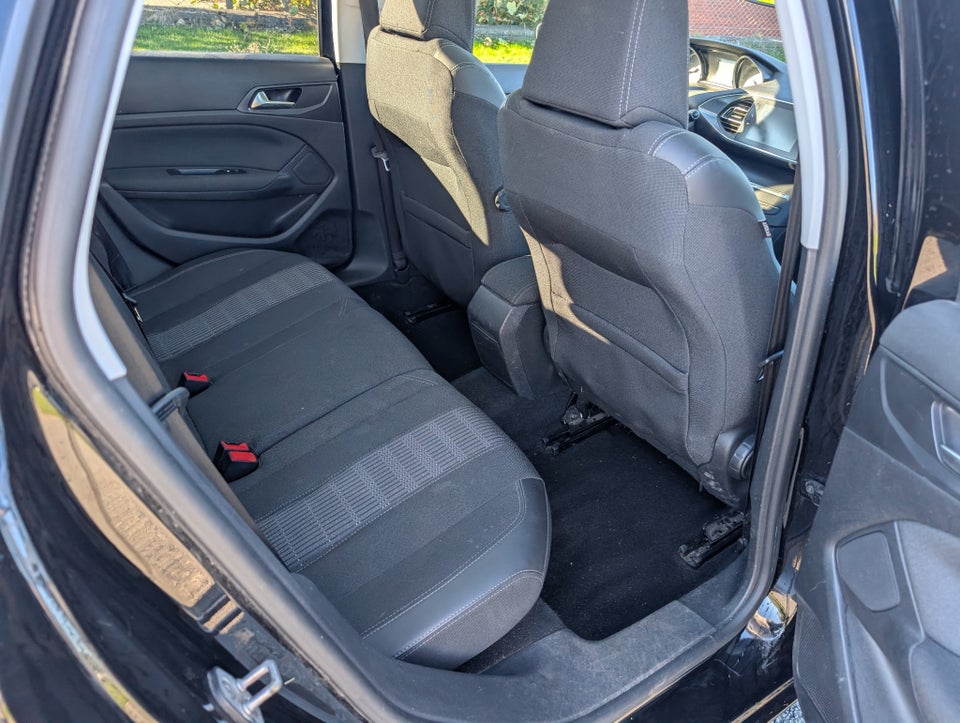 Peugeot 308 1,2 e-THP 130 Selection Sky SW 5d
