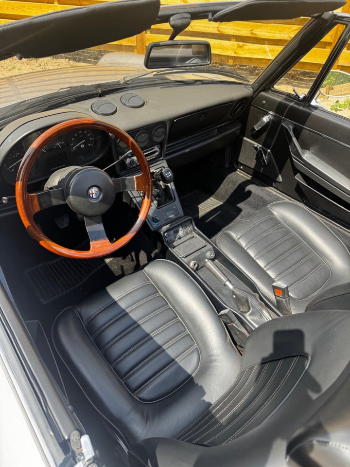 Alfa Romeo Spider 2,0 Cabriolet 2d