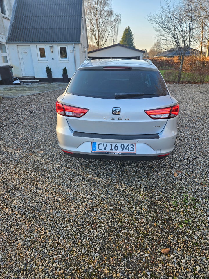 Seat Leon 1,6 TDi 110 Style ST DSG 5d