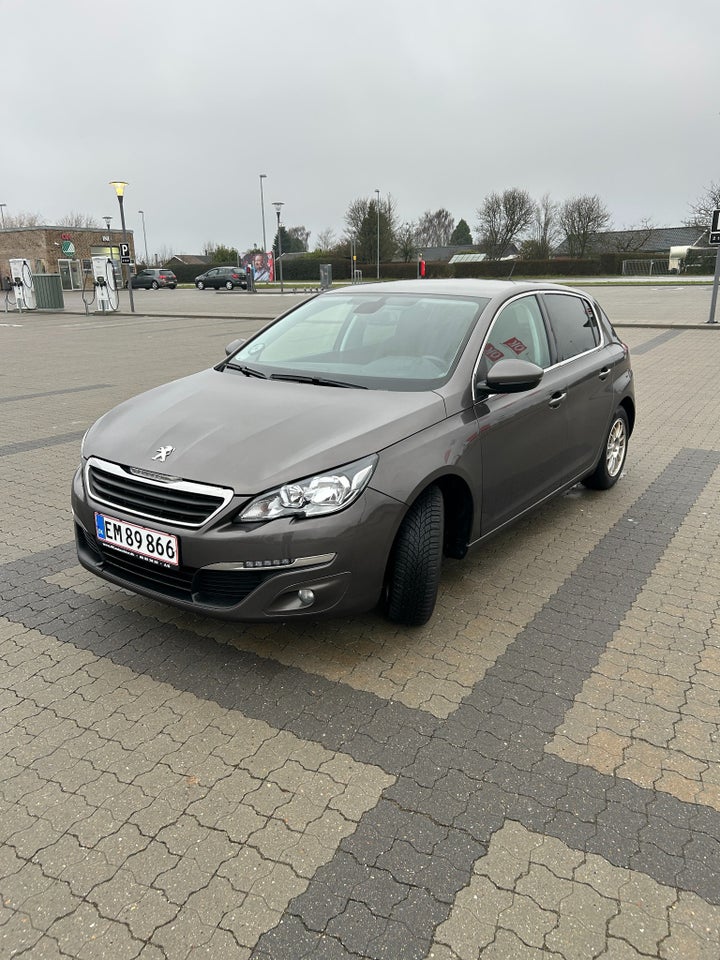 Peugeot 308 1,2 e-THP 130 Style 5d
