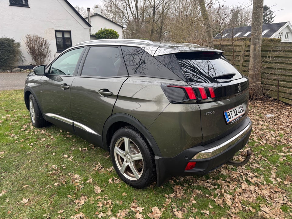 Peugeot 3008 1,2 e-THP 130 Allure 5d