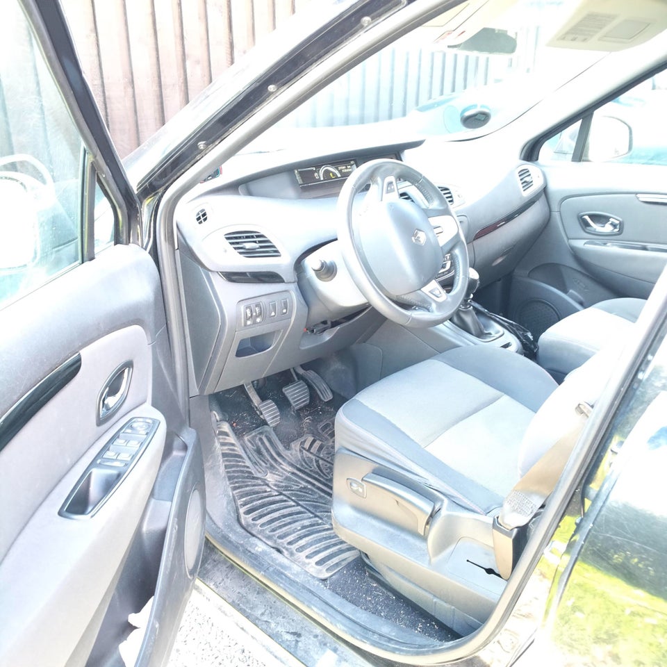 Renault Grand Scenic III 1,6 dCi 130 Expression 7prs 5d