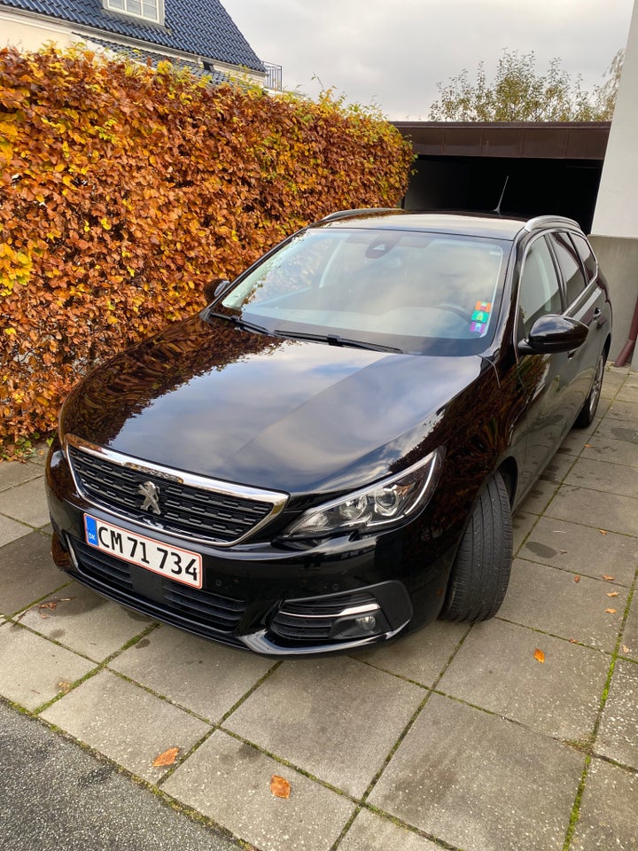 Peugeot 308 1,5 BlueHDi 130 Prestige SW 5d