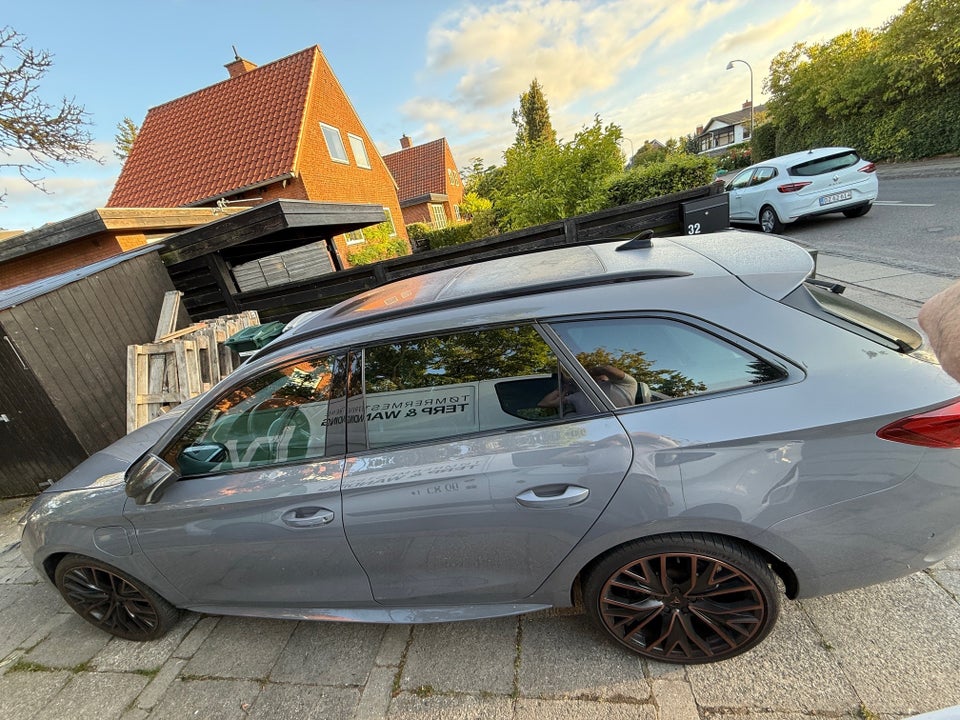 Cupra Leon 1,4 eHybrid Sportstourer DSG 5d