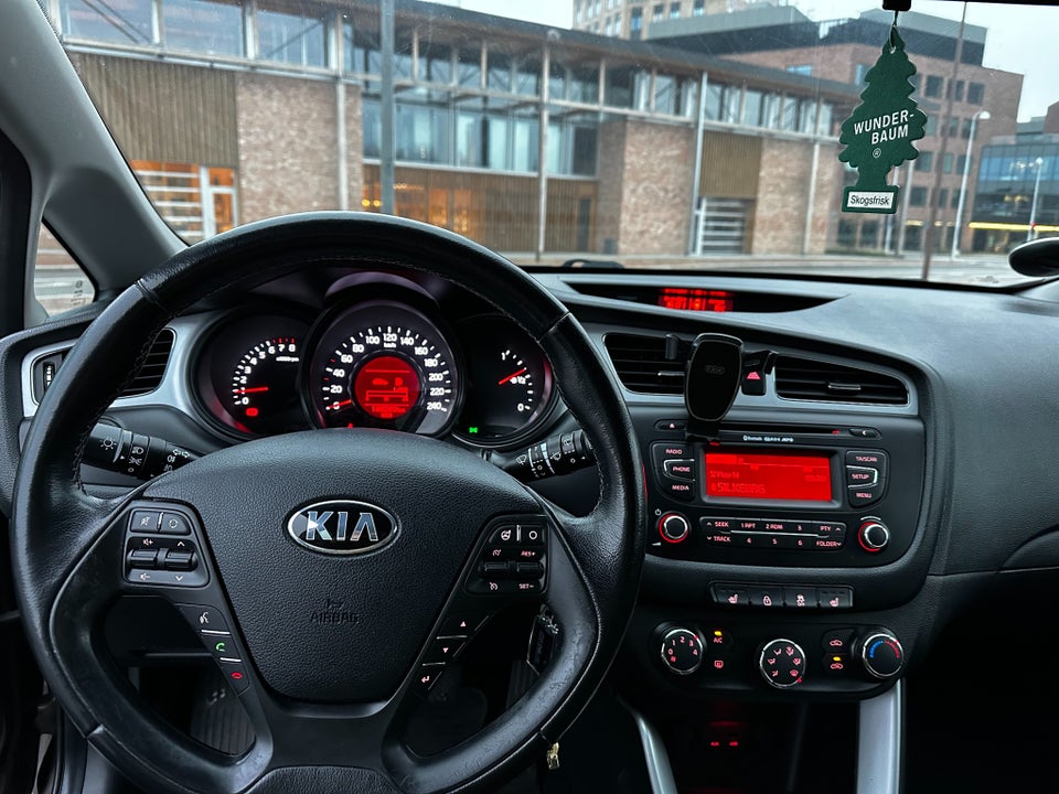 Kia Ceed 1,6 GDi Active 5d