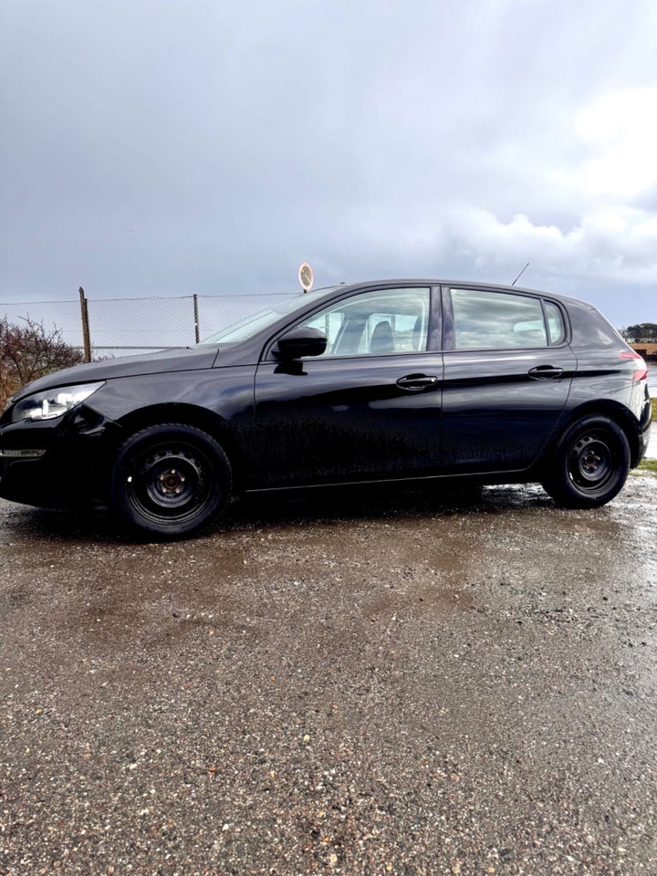 Peugeot 308 1,2 e-THP 110 Active 5d