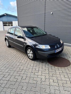Renault Megane II 2,0 Dynamique Comfort 5d