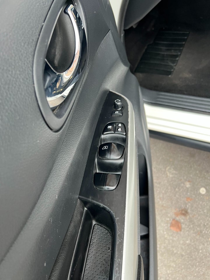 Nissan Navara 2,3 dCi 190 Db.Kab N-Connecta aut. 4d