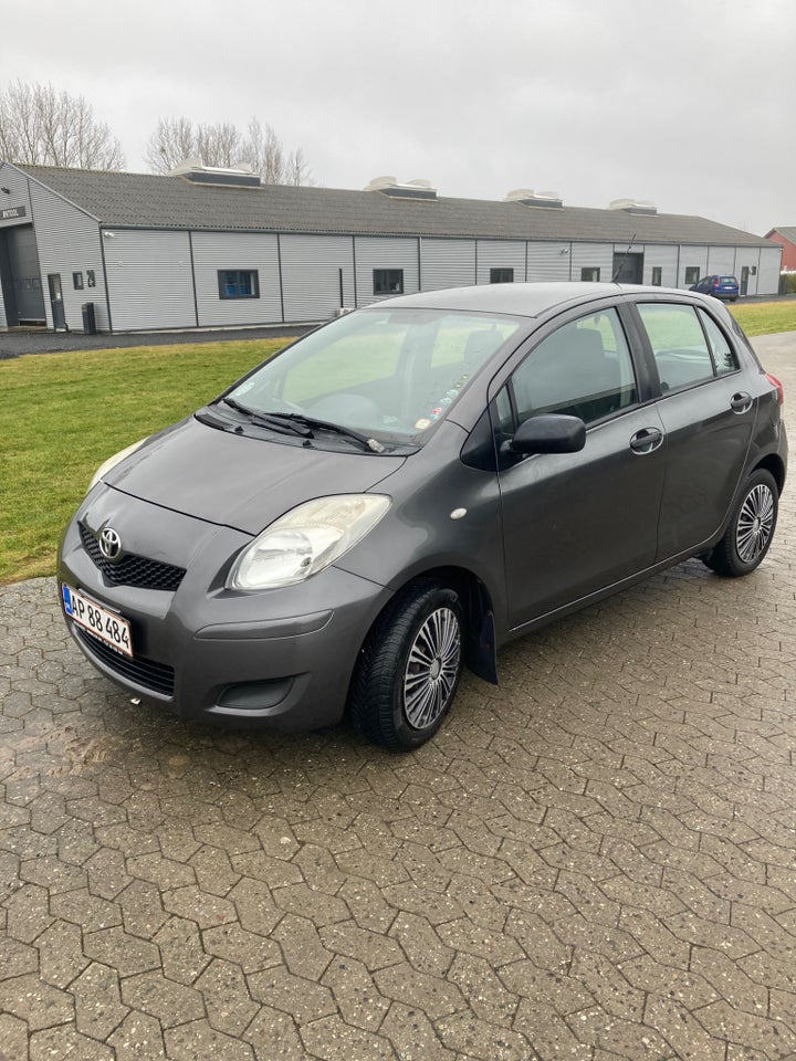 Toyota Yaris 1,0 T1 5d