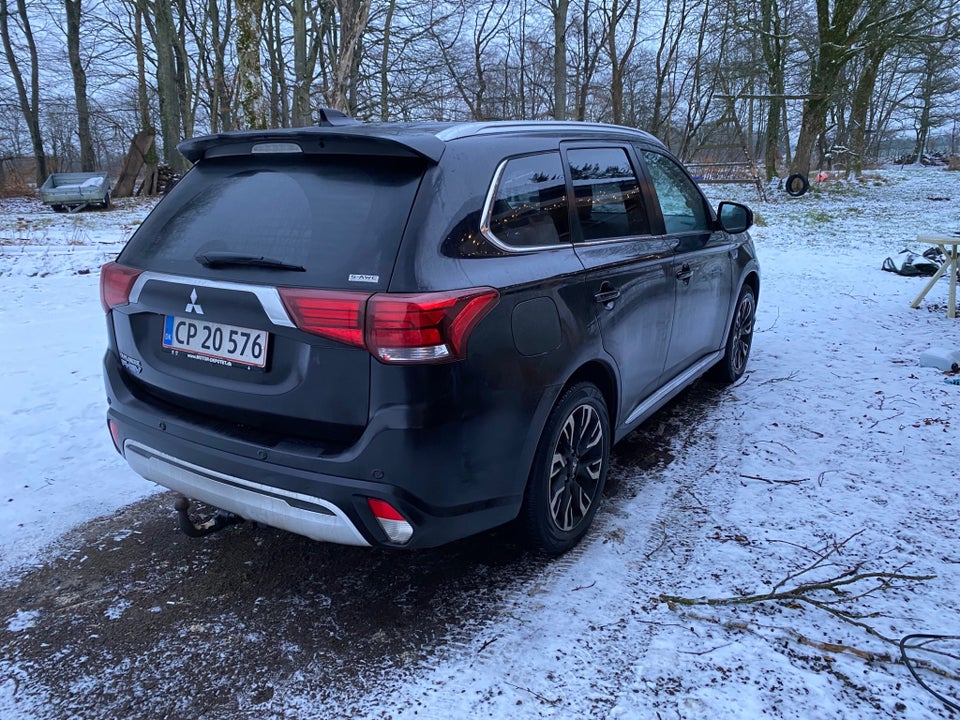 Mitsubishi Outlander 2,4 PHEV Intense CVT 4WD 5d