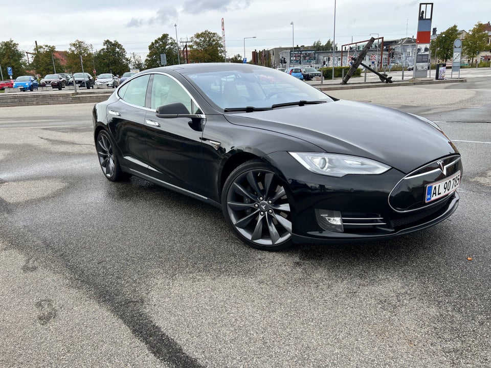 Tesla Model S P85+ 5d