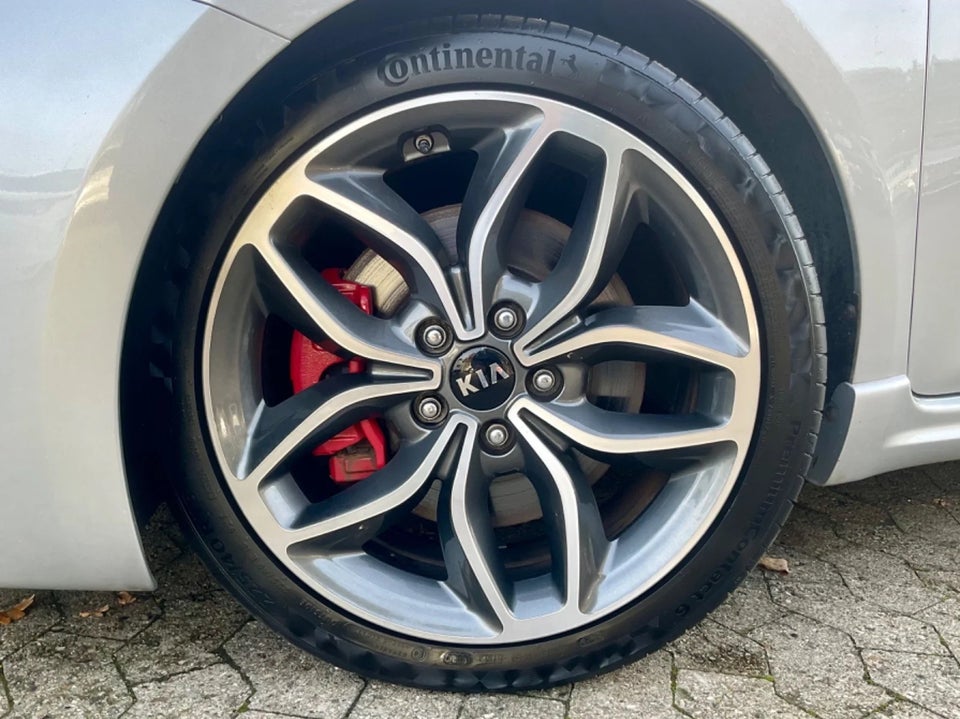 Kia Ceed 1,6 T-GDi GT Advance 5d