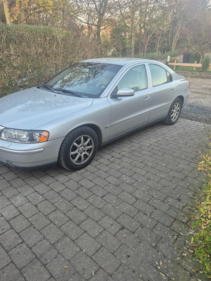 Volvo S60 2,4 170 Kinetic 4d