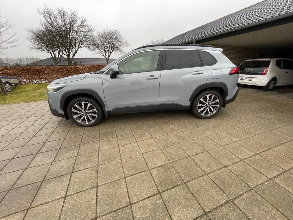 Toyota Corolla Cross 2,0 Hybrid Elegant CVT 5d