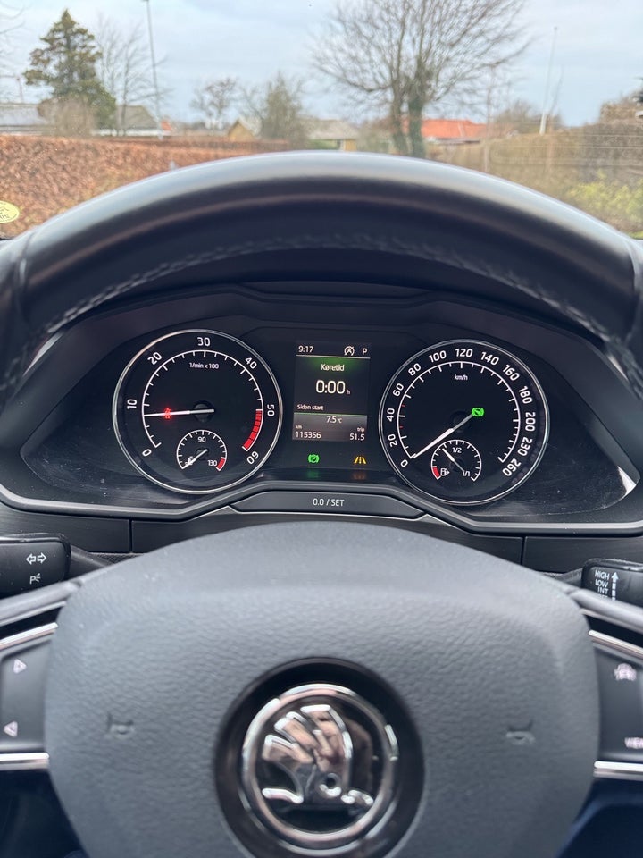 Skoda Superb 1,6 TDi 120 Style DSG 5d