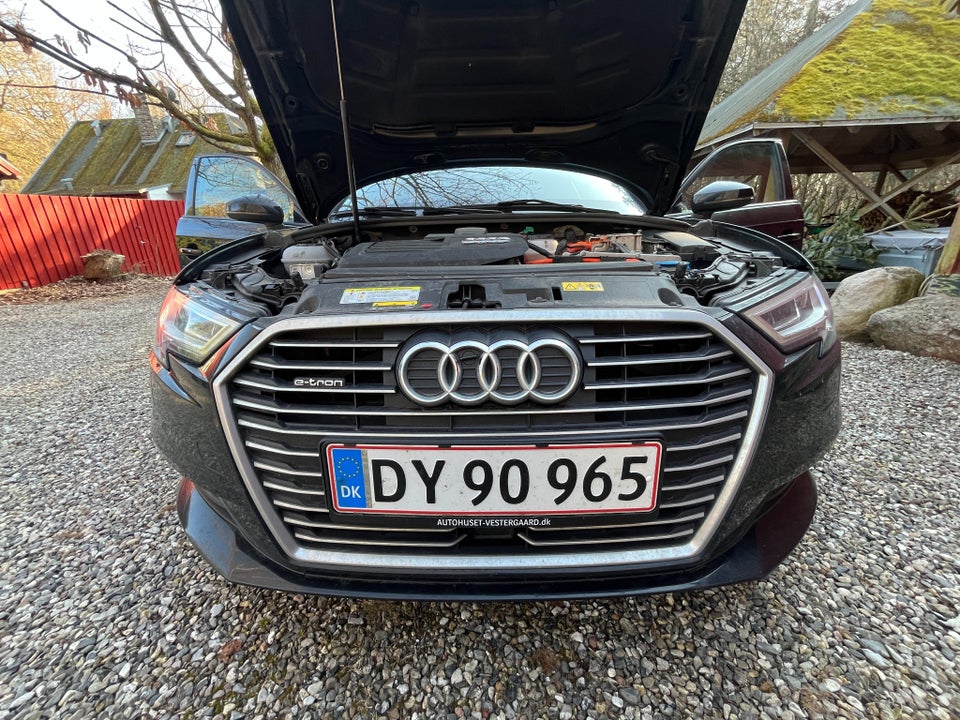 Audi A3 1,4 e-tron S-line Sportback S-tr. 5d