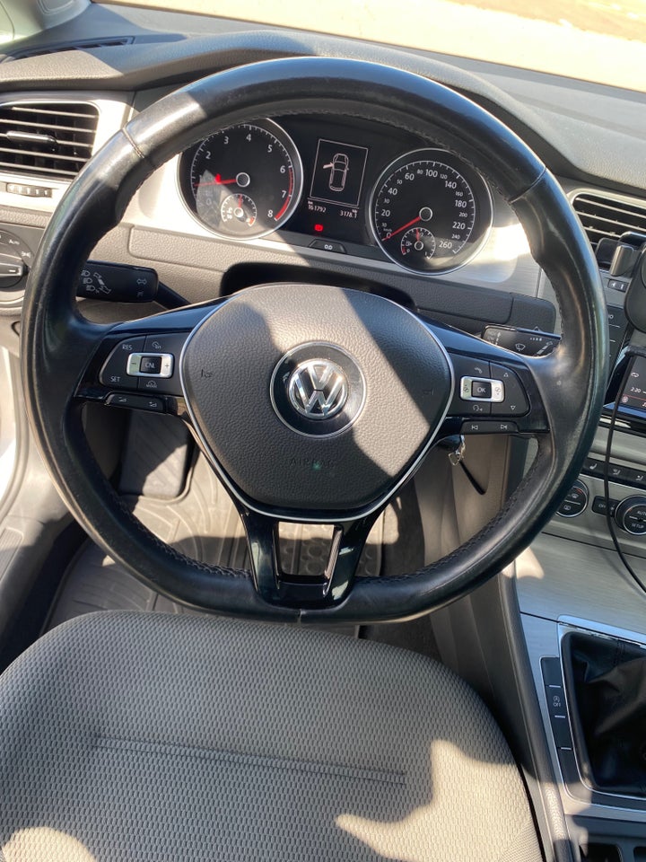 VW Golf VII 1,4 TSi 122 Comfortline BMT 5d