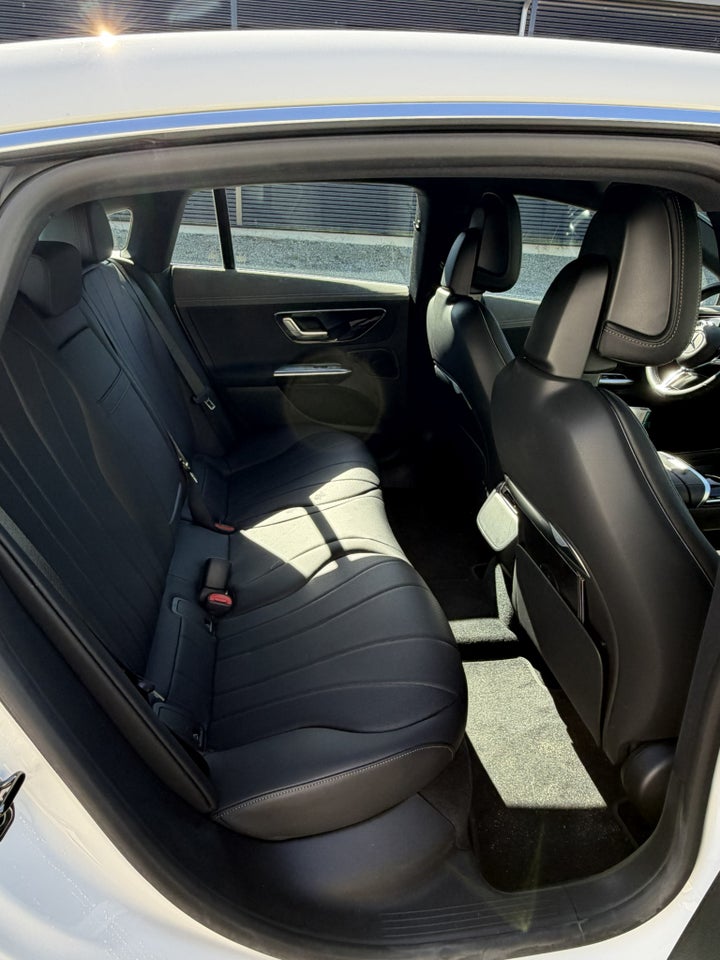 Mercedes EQE300 Electric Art 4d