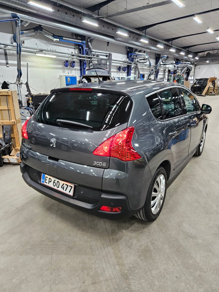 Peugeot 3008 1,6 HDi 110 Premium Cool 5d