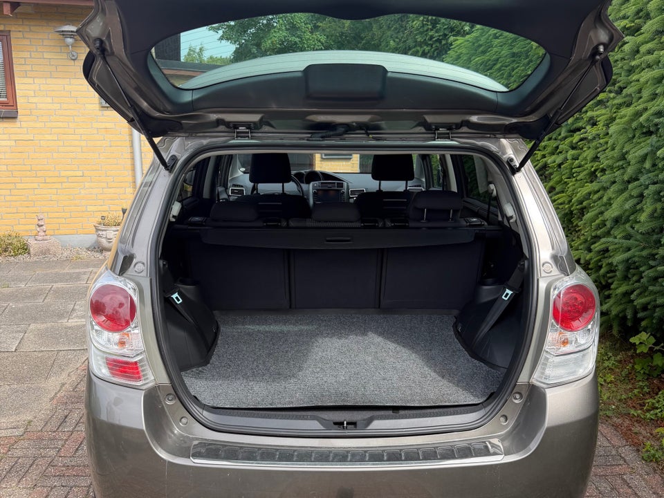 Toyota Verso 1,8 VVT-i T2 Premium 5d