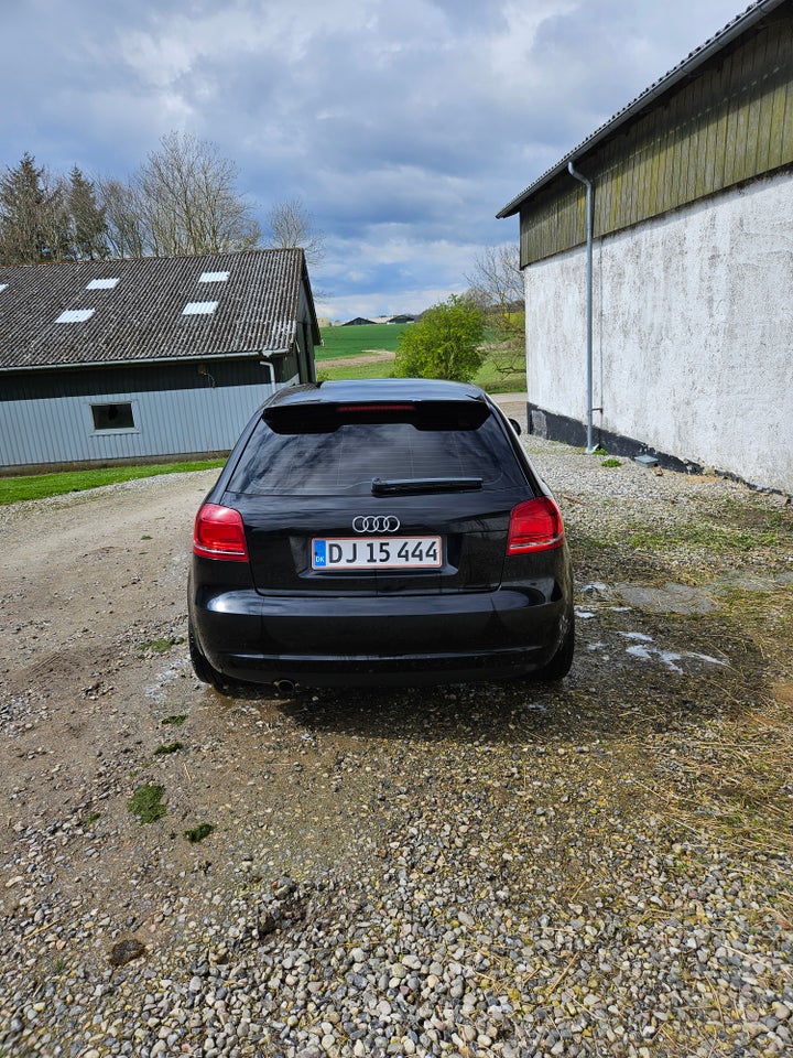 Audi A3 2,0 TDi 140 Attraction 3d