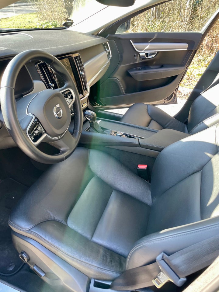 Volvo V90 2,0 T4 190 Momentum aut. 5d