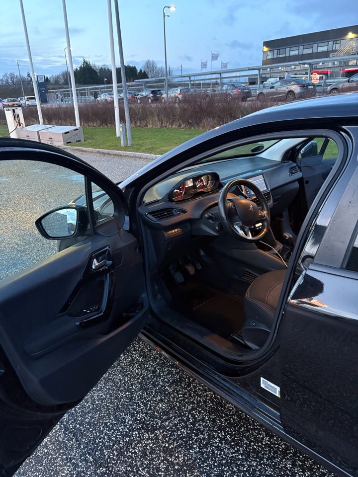 Peugeot 208 1,6 BlueHDi 100 Envy 5d