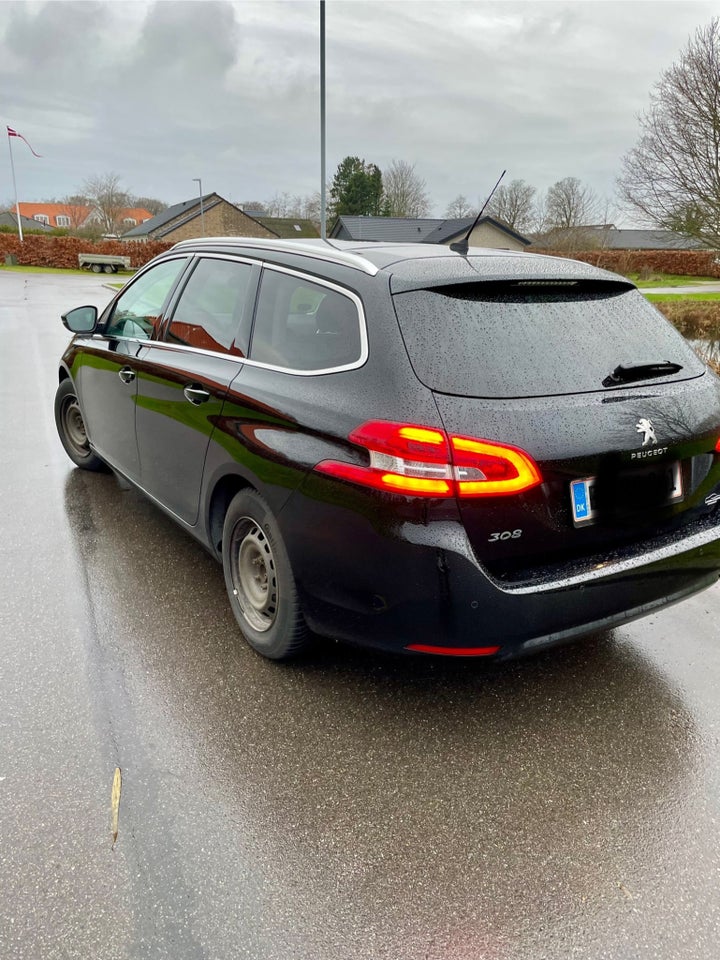 Peugeot 308 1,6 BlueHDi 120 Selection Sky 5d