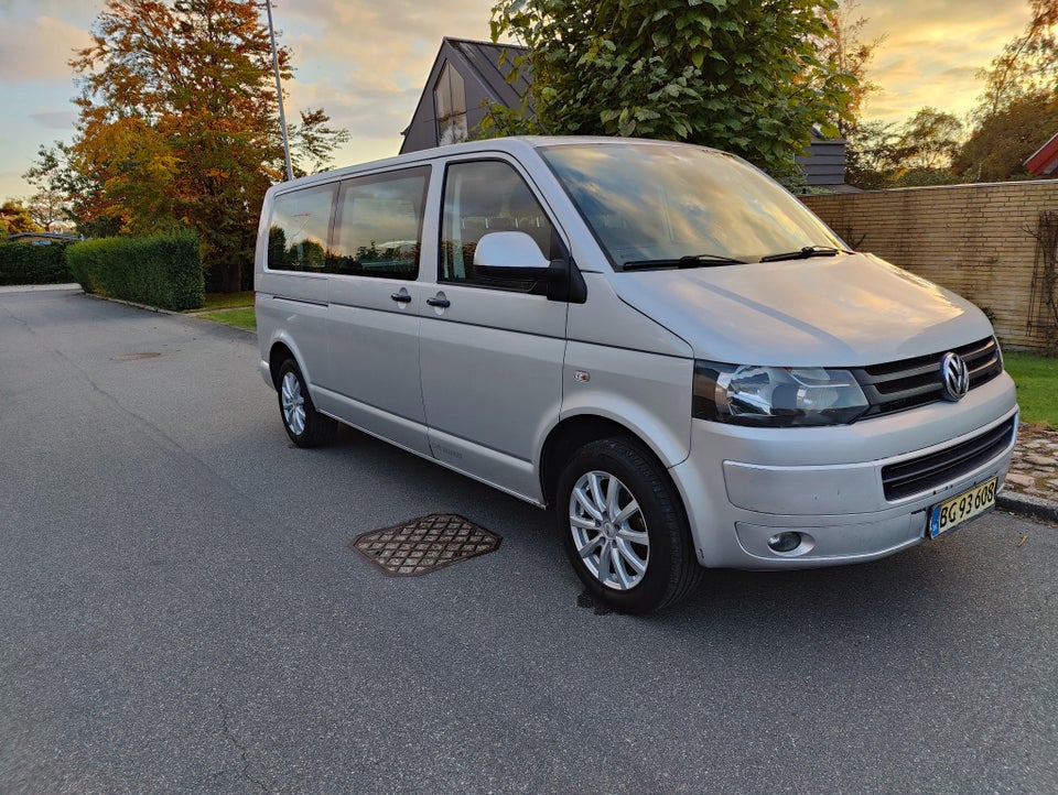 VW Transporter 2,0 TDi 140 Kombi lang DSG 4d