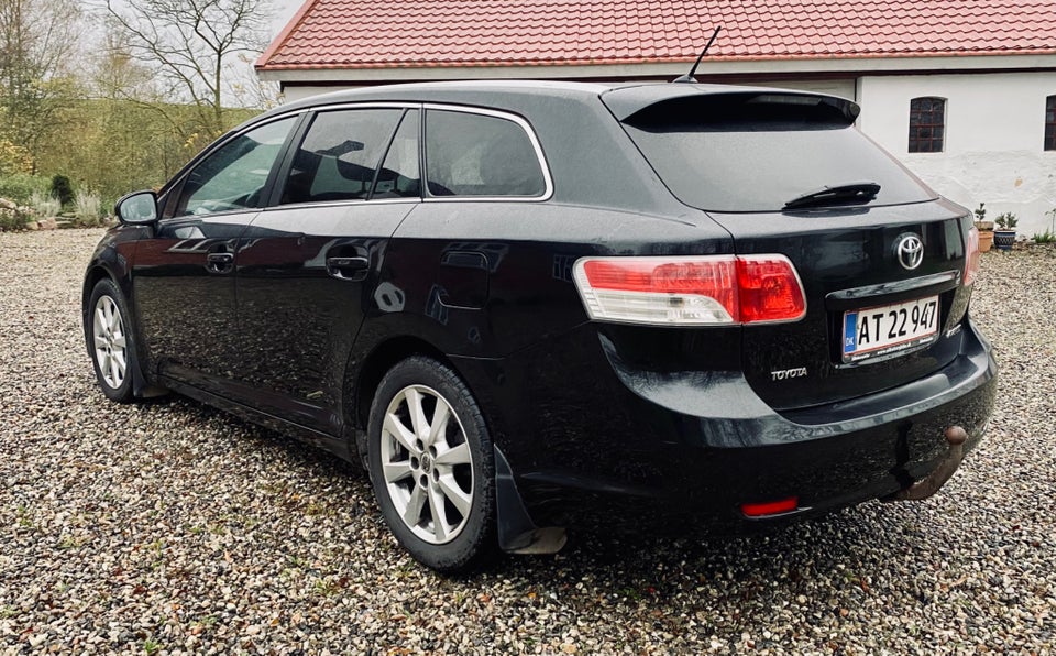 Toyota Avensis 2,0 D-4D T3 stc. 5d