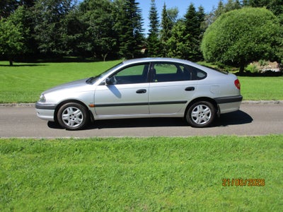 Toyota Avensis 1,8 VVT-i Terra 5d