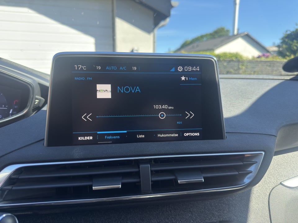 Peugeot 3008 1,6 BlueHDi 120 Allure EAT6 5d