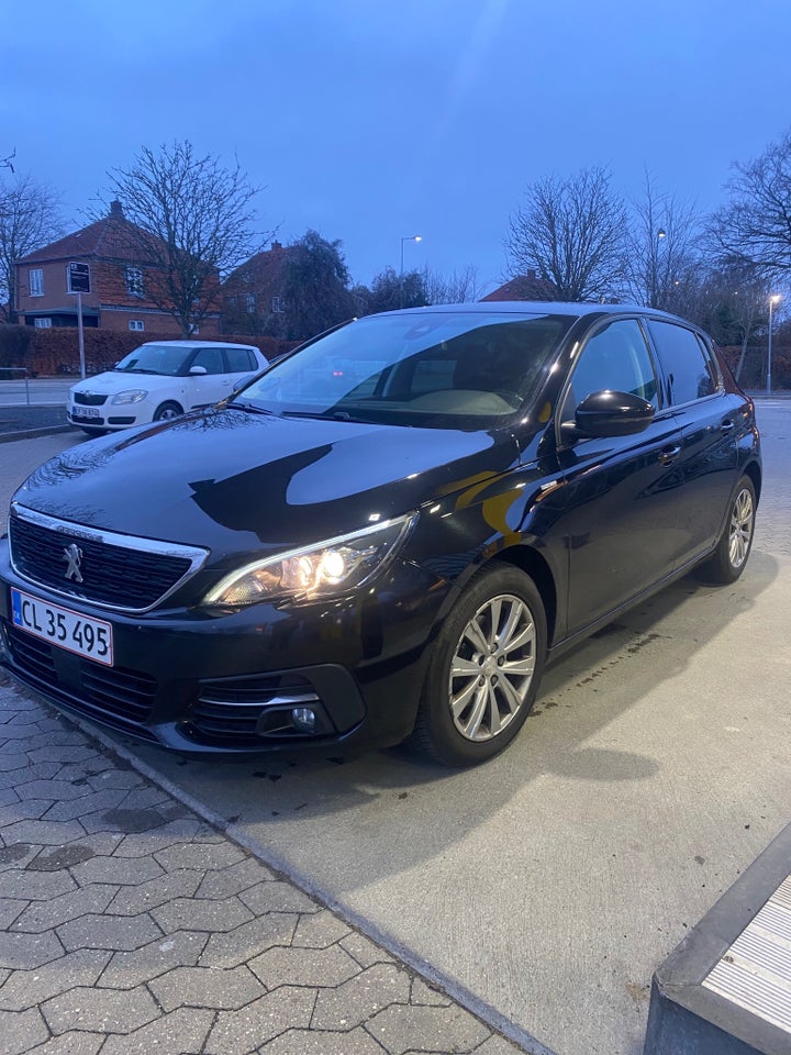 Peugeot 308 1,5 BlueHDi 130 Style 5d