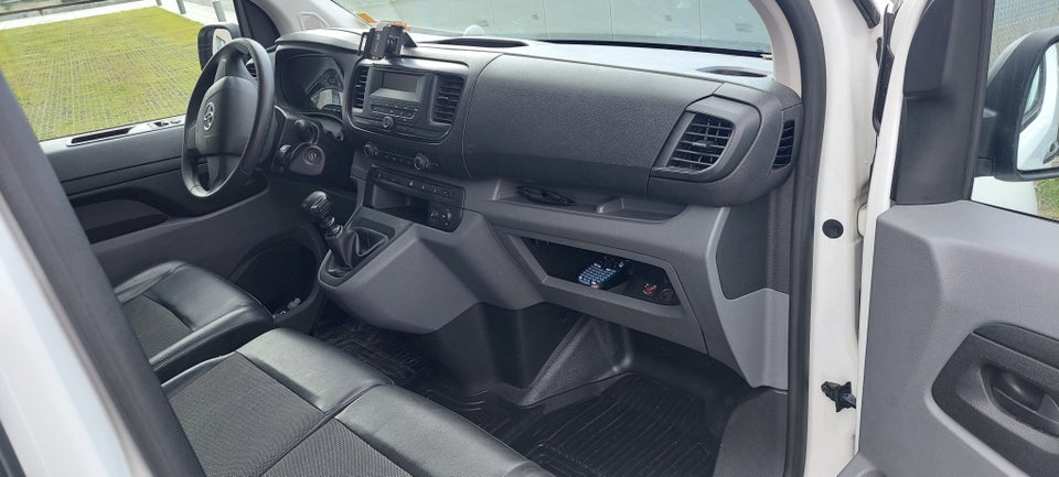 Toyota ProAce 2,0 D 120 Medium Comfort 5d