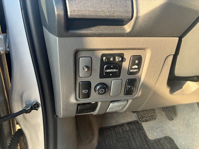 Toyota HiLux 3,0 D-4D Db.Kab aut. 4x4 T4 4d