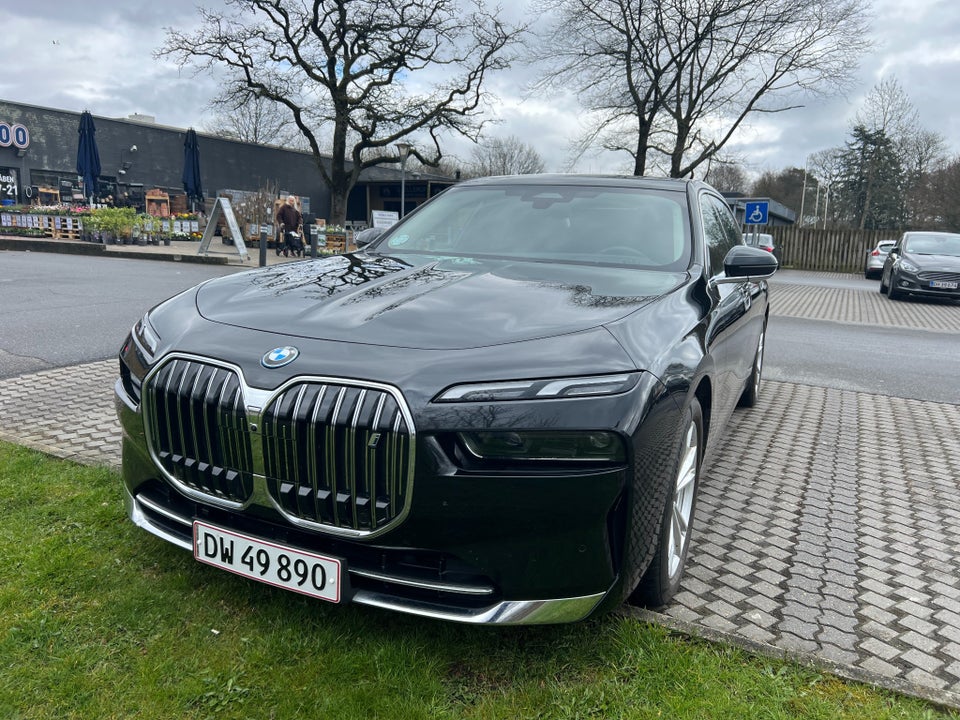 BMW i7 xDrive60 M-Sport 4d