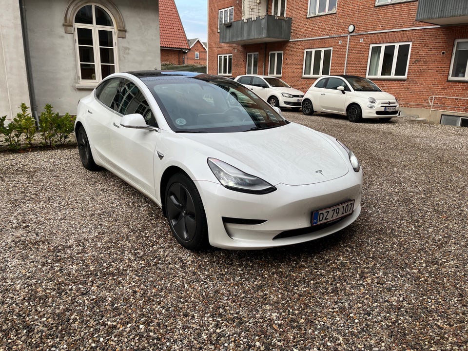 Tesla Model 3 Standard Range+ RWD 4d