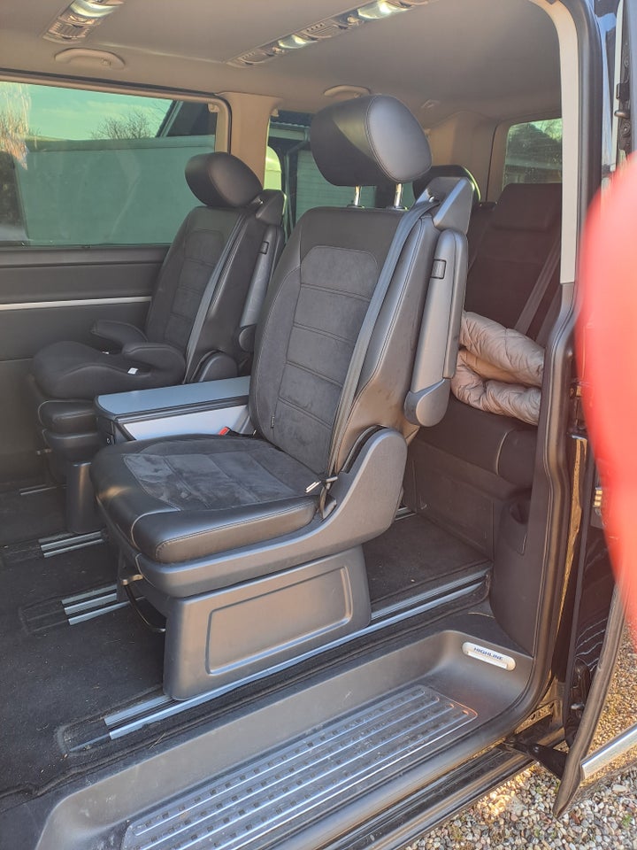 VW Multivan 2,0 TDi 204 Highline DSG kort